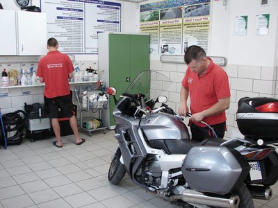 Motorcycle cleaning services